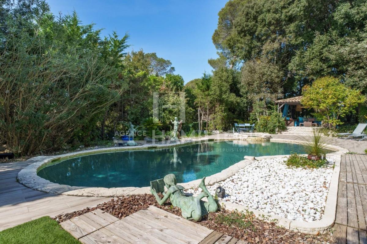 5 bedroom villa in Roquefort-les-pins, Alpes-Maritimes, France