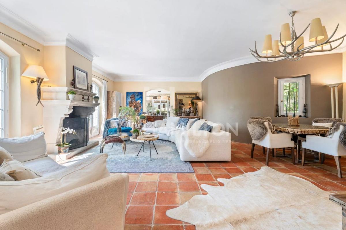 5 bedroom villa in Roquefort-les-pins, Alpes-Maritimes, France