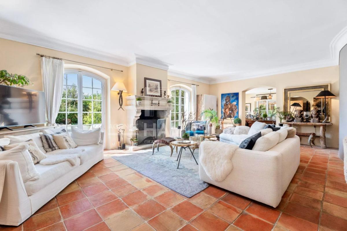 5 bedroom villa in Roquefort-les-pins, Alpes-Maritimes, France