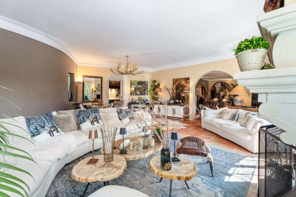 5 bedroom villa in Roquefort-les-pins, Alpes-Maritimes, France