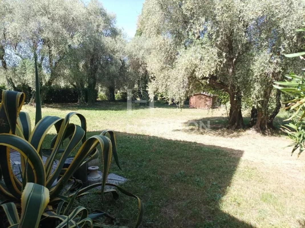 5 bedroom maison in Le Rouret, Alpes-Maritimes, France