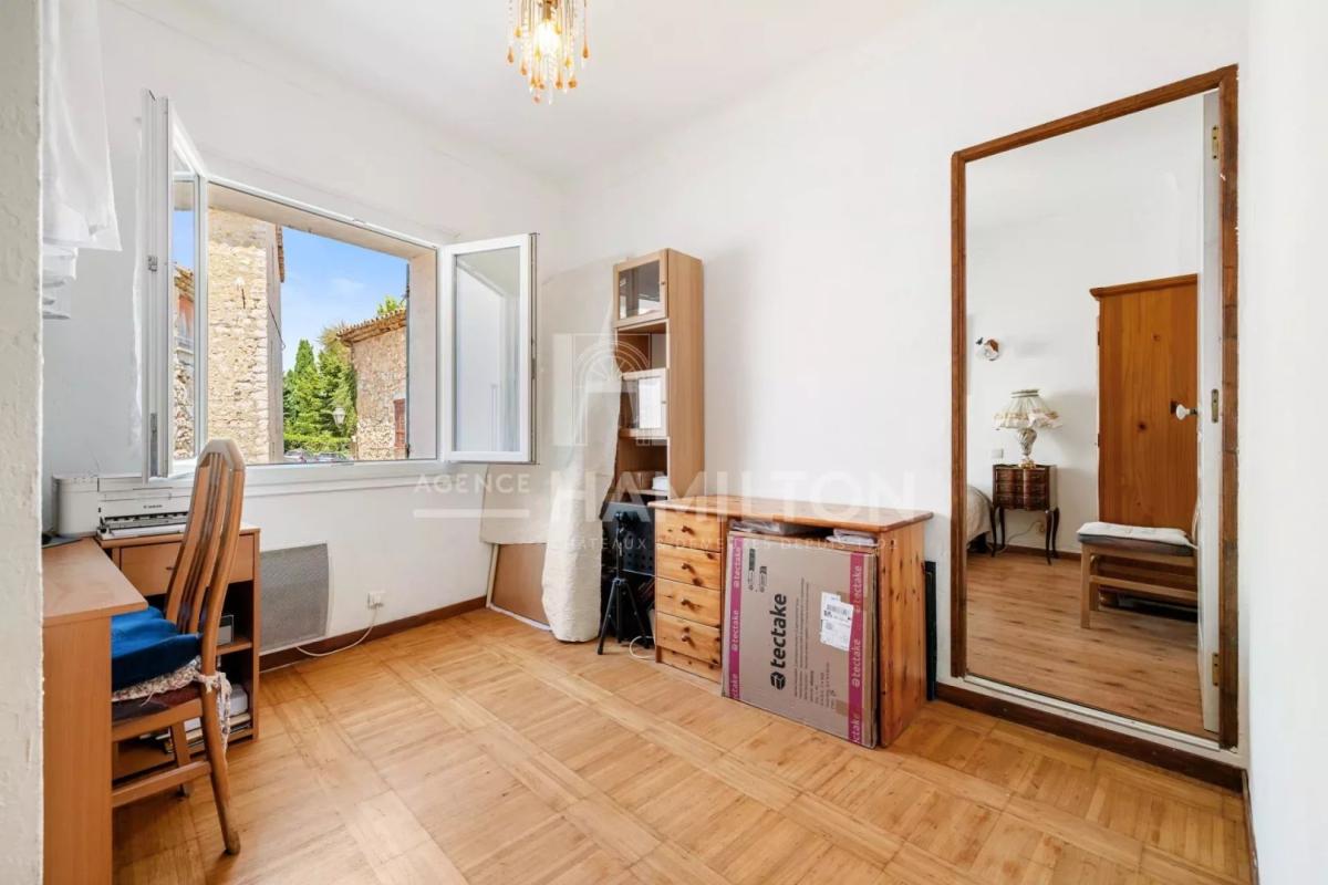 2 bedroom t4 in Châteauneuf-grasse, Alpes-Maritimes, France