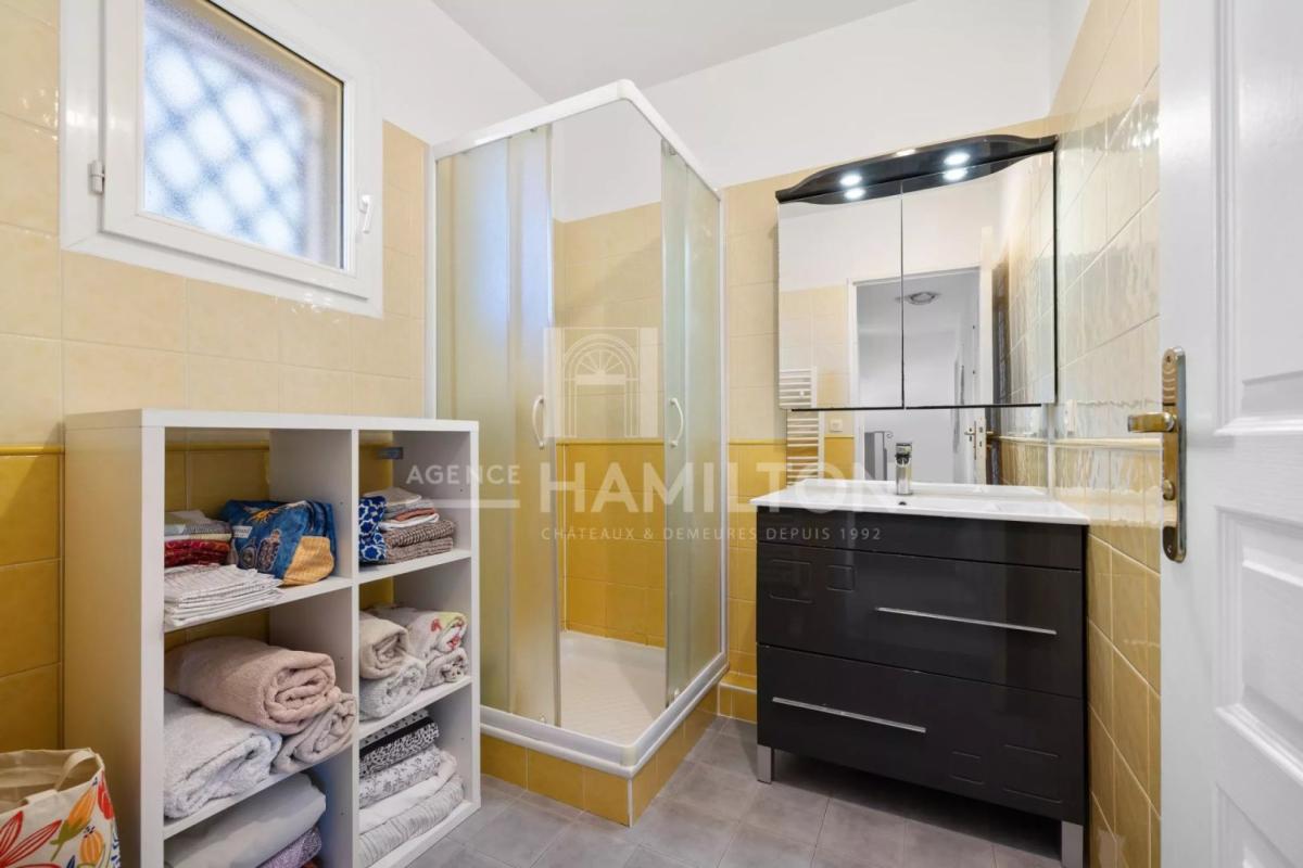 3 bedroom villa in Le Rouret, Alpes-Maritimes, France