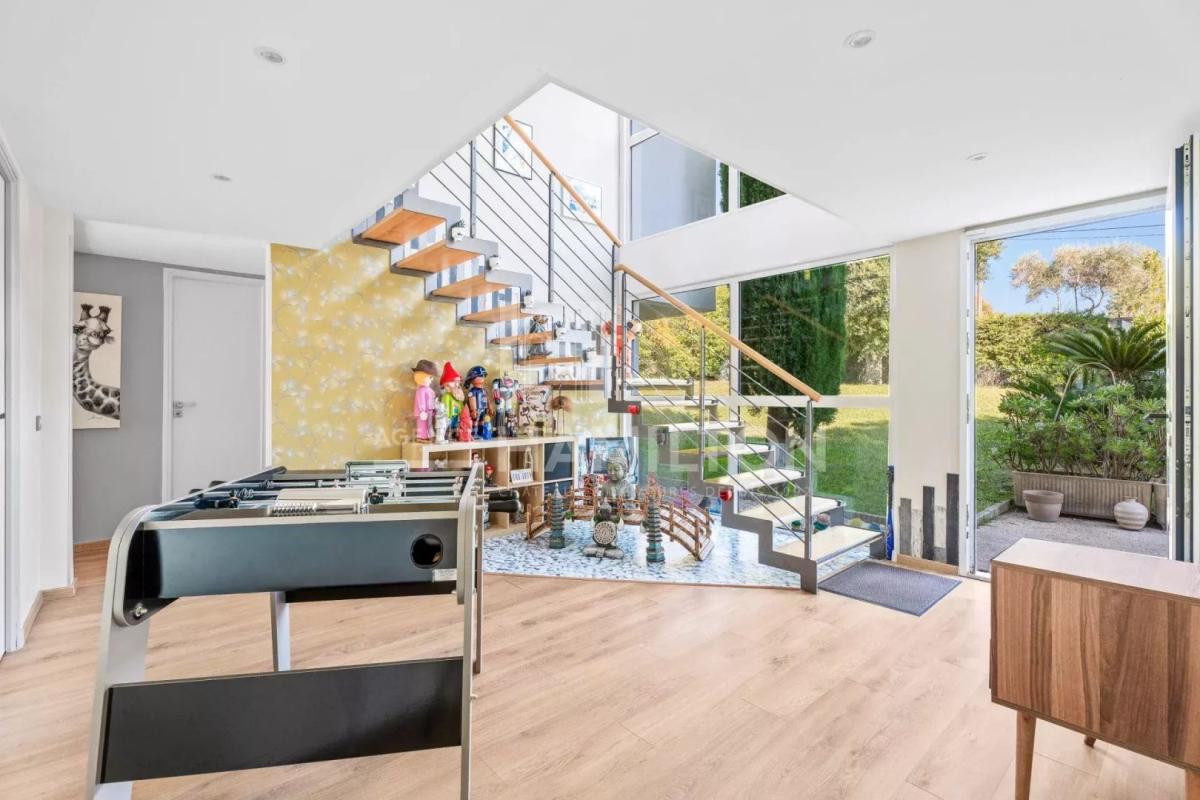 5 bedroom villa in Biot, Alpes-Maritimes, France