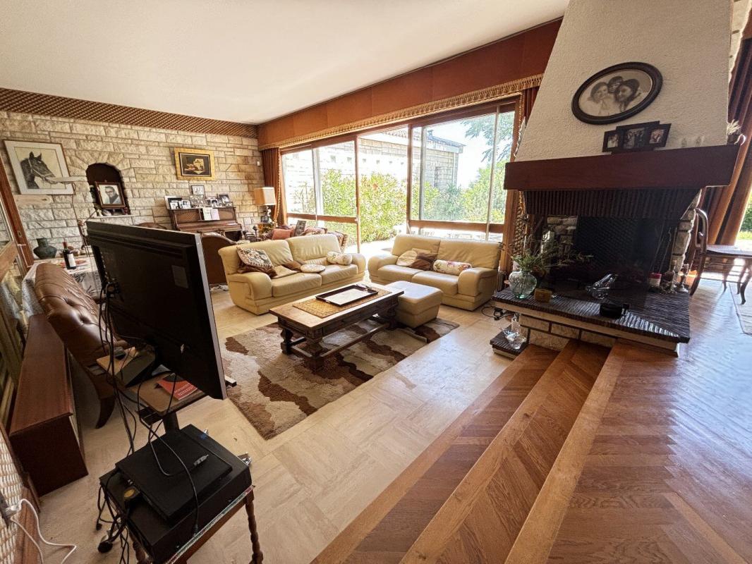 5 bedroom maison d’architecte in Civray, Vienne, France