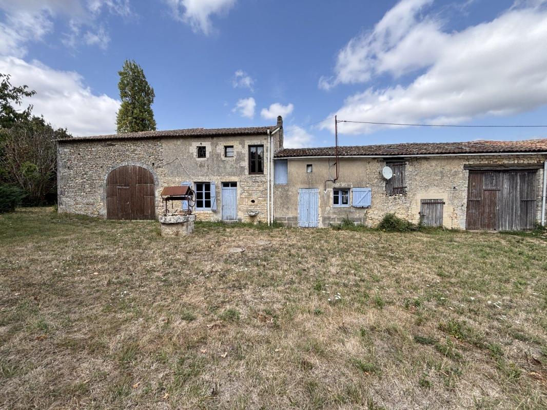 2 bedroom maison en pierres in Saint Martin Du Clocher, Charente, France