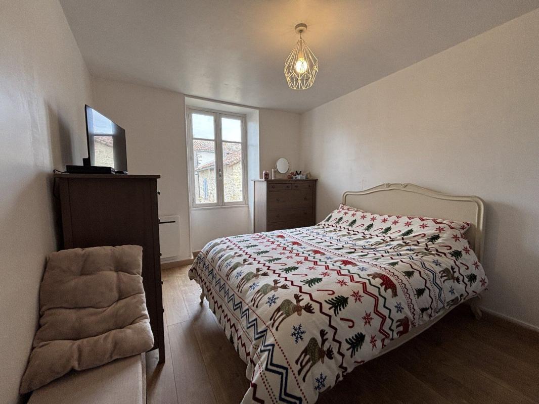 2 bedroom maison en pierres in Benest, Charente, France