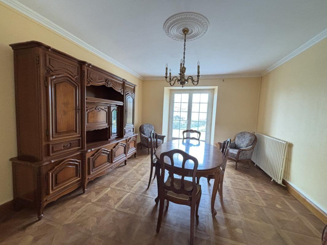 5 bedroom maison a renover in La Magdeleine, Charente, France