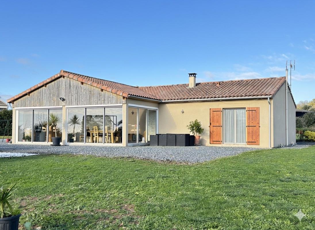 2 bedroom maison in Theil Rabier, Charente, France