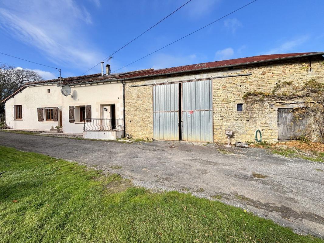 2 bedroom maison de campagne in Chatain, Vienne, France