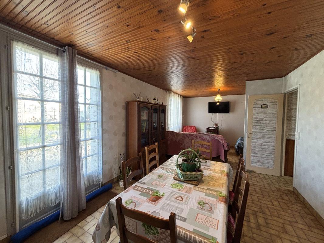 3 bedroom bungalow in Villefagnan, Charente, France