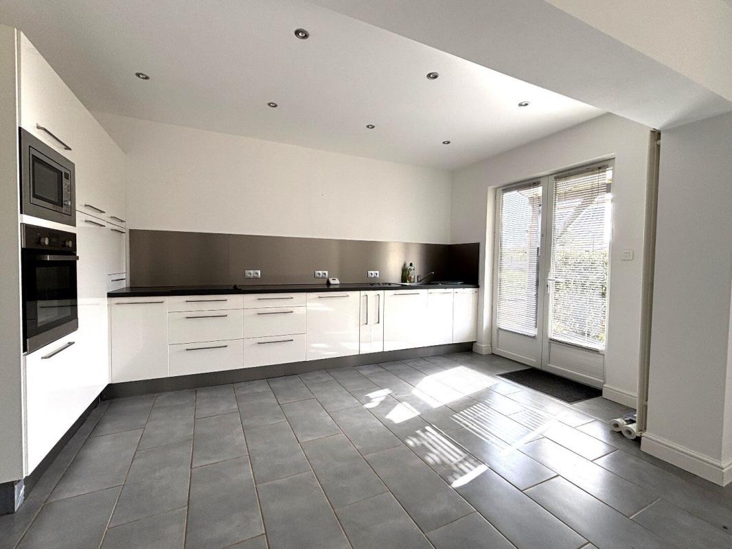 2 bedroom maison individuelle in Genouille, Vienne, France