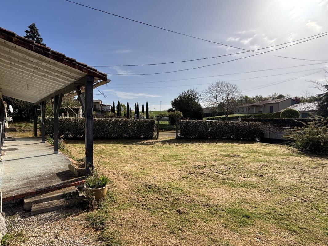 2 bedroom maison individuelle in Genouille, Vienne, France