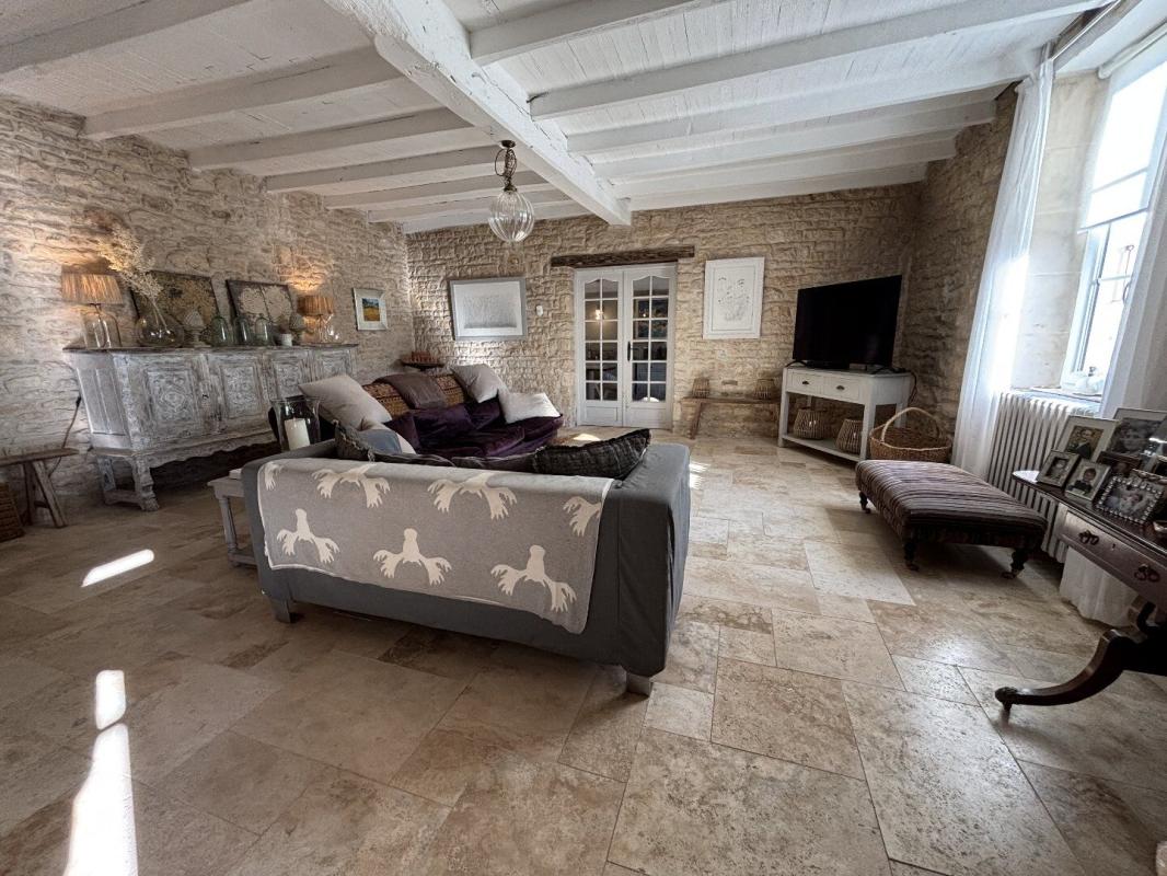 8 bedroom propriete in Aunac, Charente, France
