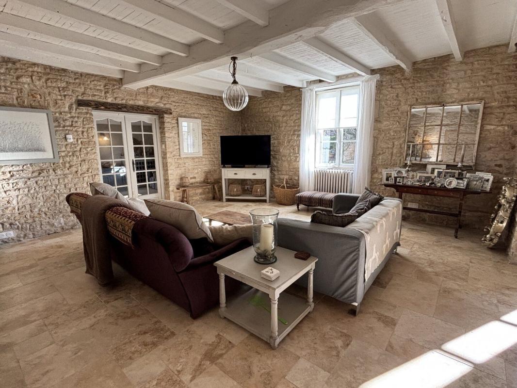 8 bedroom propriete in Aunac, Charente, France