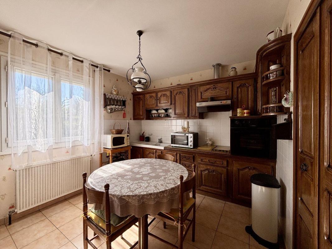 3 bedroom maison in Ruffec, Charente, France