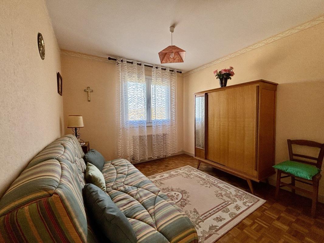 3 bedroom maison in Ruffec, Charente, France
