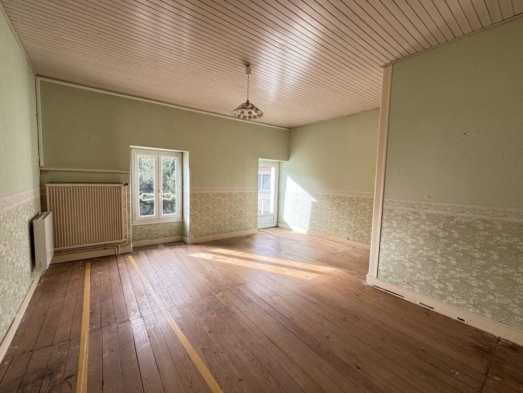 2 bedroom maison in Vouharte, Charente, France