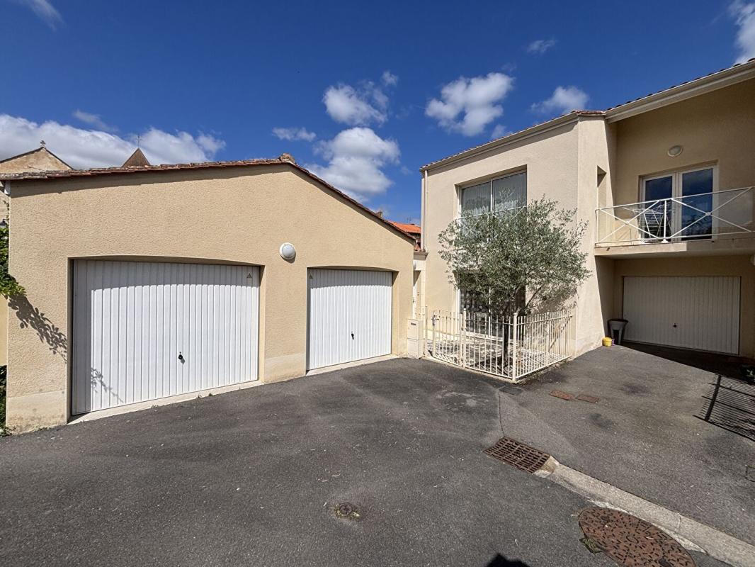 3 bedroom maison de ville in Ruffec, Charente, France
