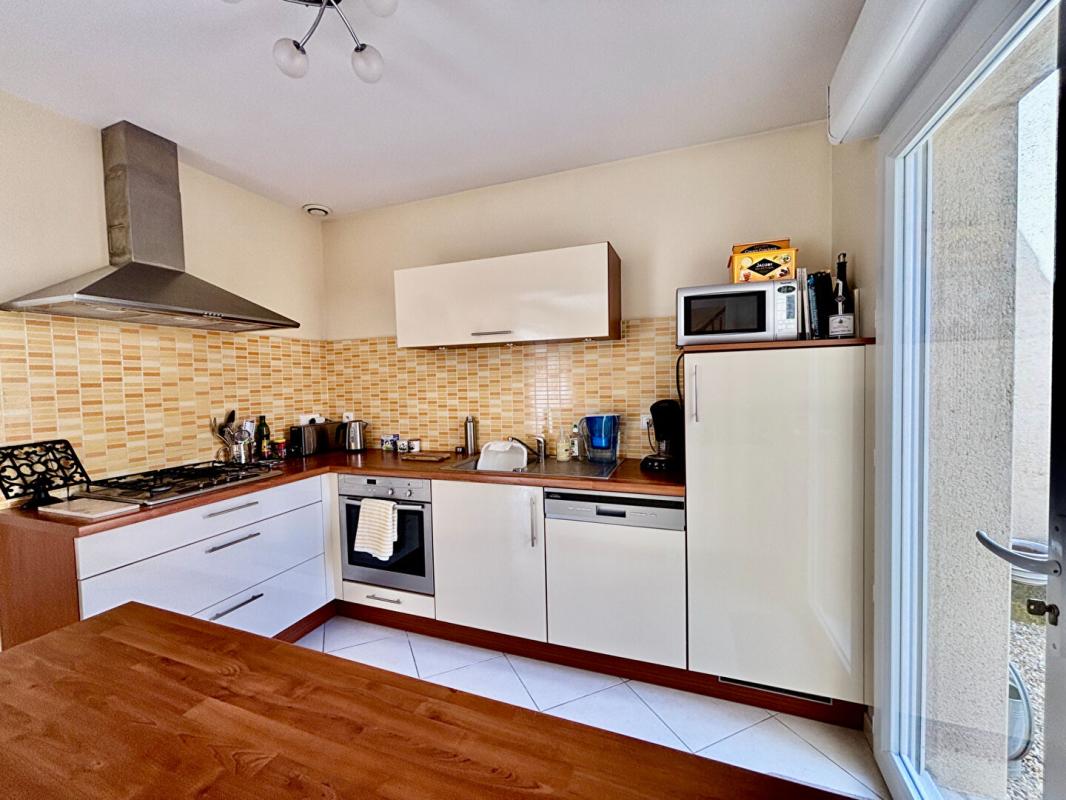 3 bedroom maison de ville in Ruffec, Charente, France