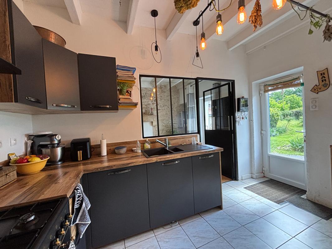 3 bedroom maison in Champagne Mouton, Charente, France