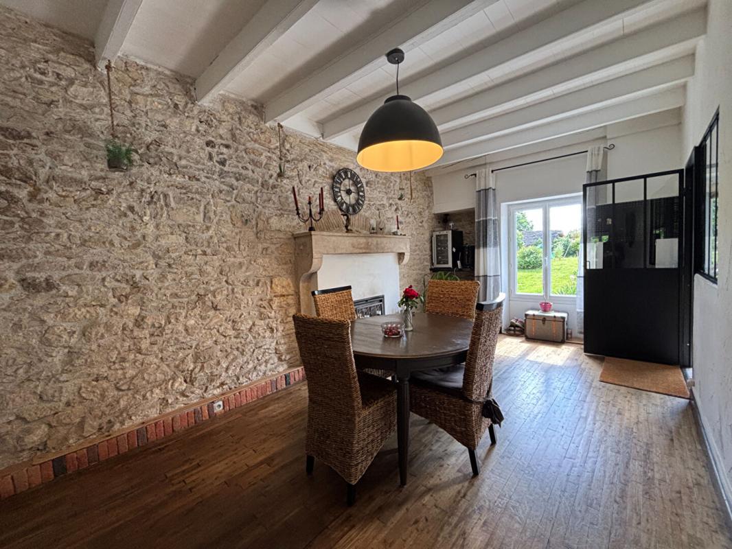 3 bedroom maison in Champagne Mouton, Charente, France