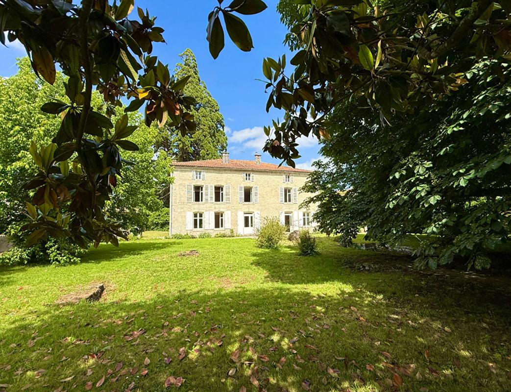 5 bedroom maison de maitre in Perigne, Deux-Sèvres, France