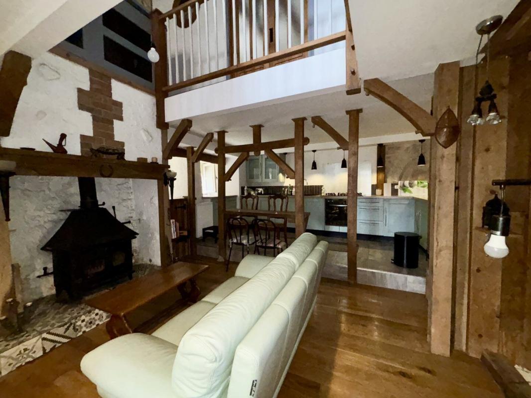 3 bedroom maison en pierres in Nanteuil En Vallee, Charente, France