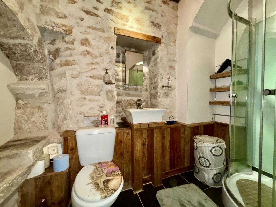 3 bedroom maison en pierres in Nanteuil En Vallee, Charente, France