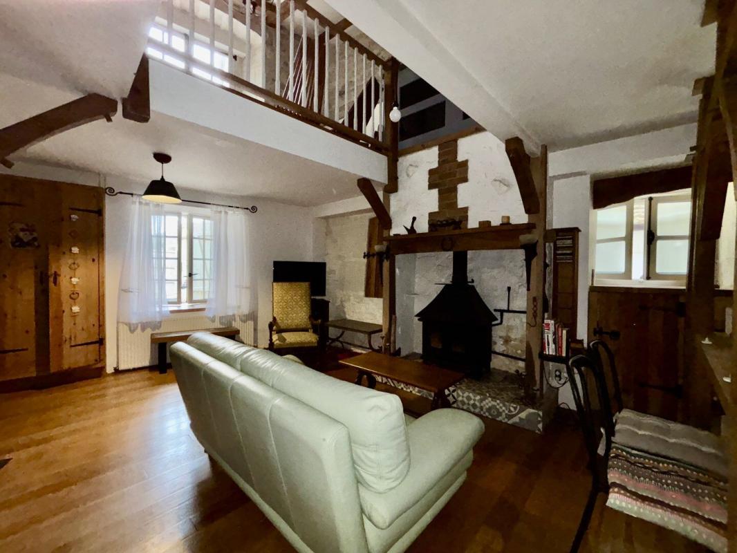 3 bedroom maison en pierres in Nanteuil En Vallee, Charente, France