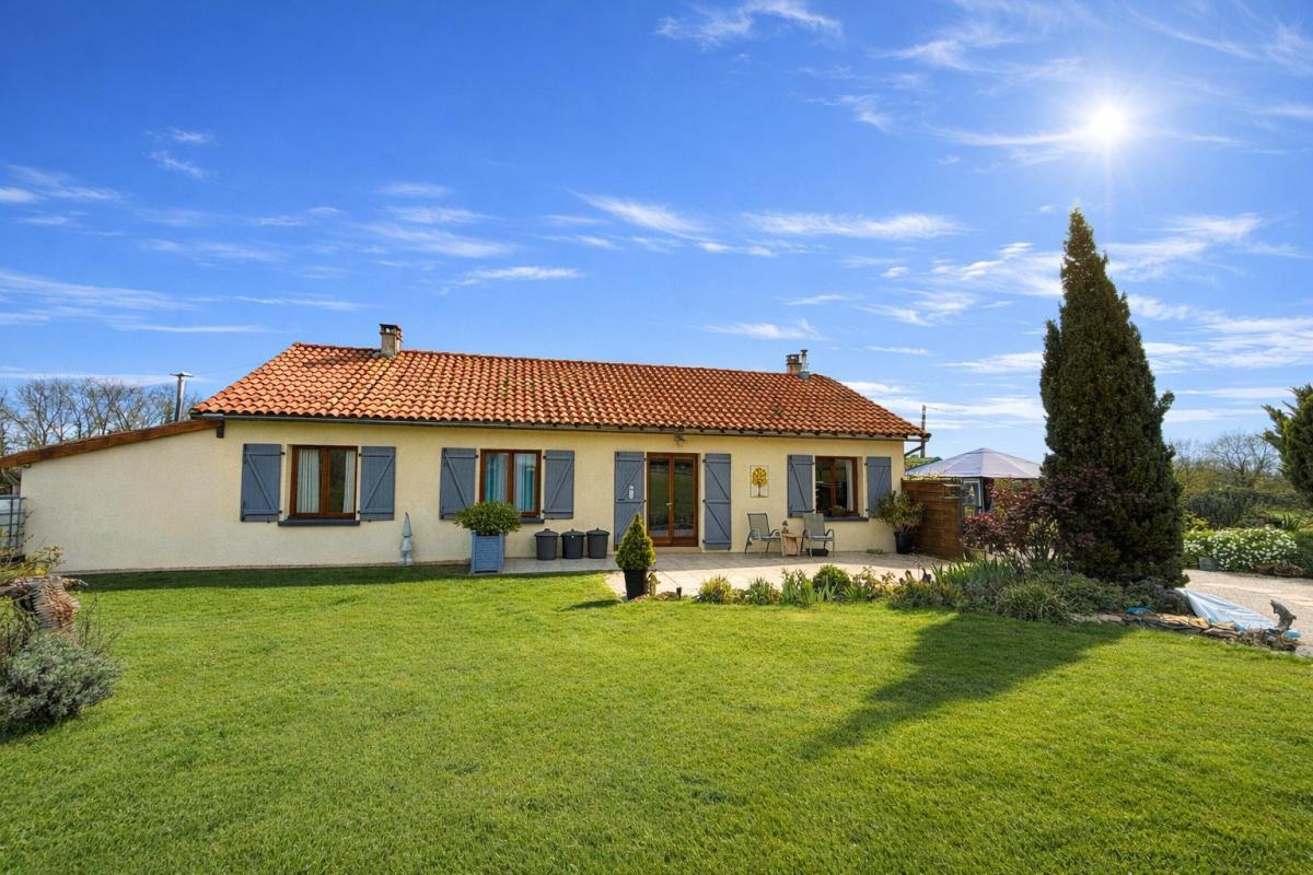 3 bedroom maison in Chatain, Vienne, France