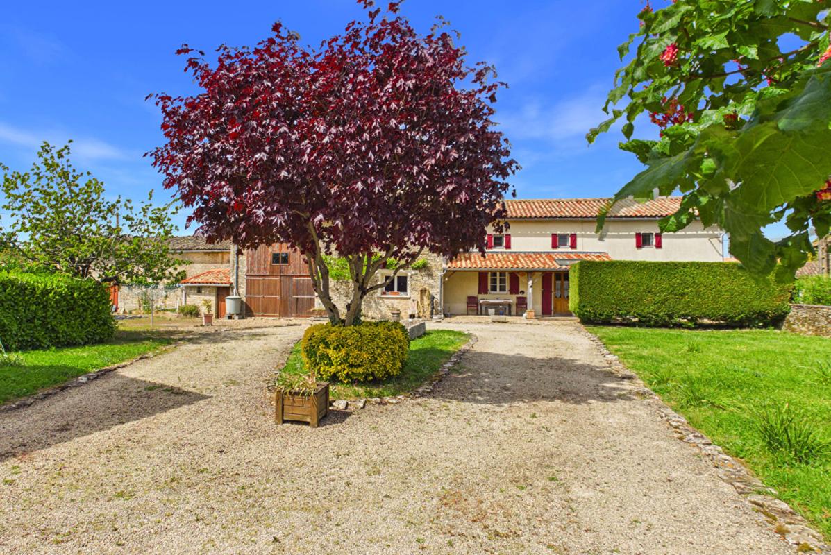 3 bedroom propriete in Lezay, Deux-Sèvres, France