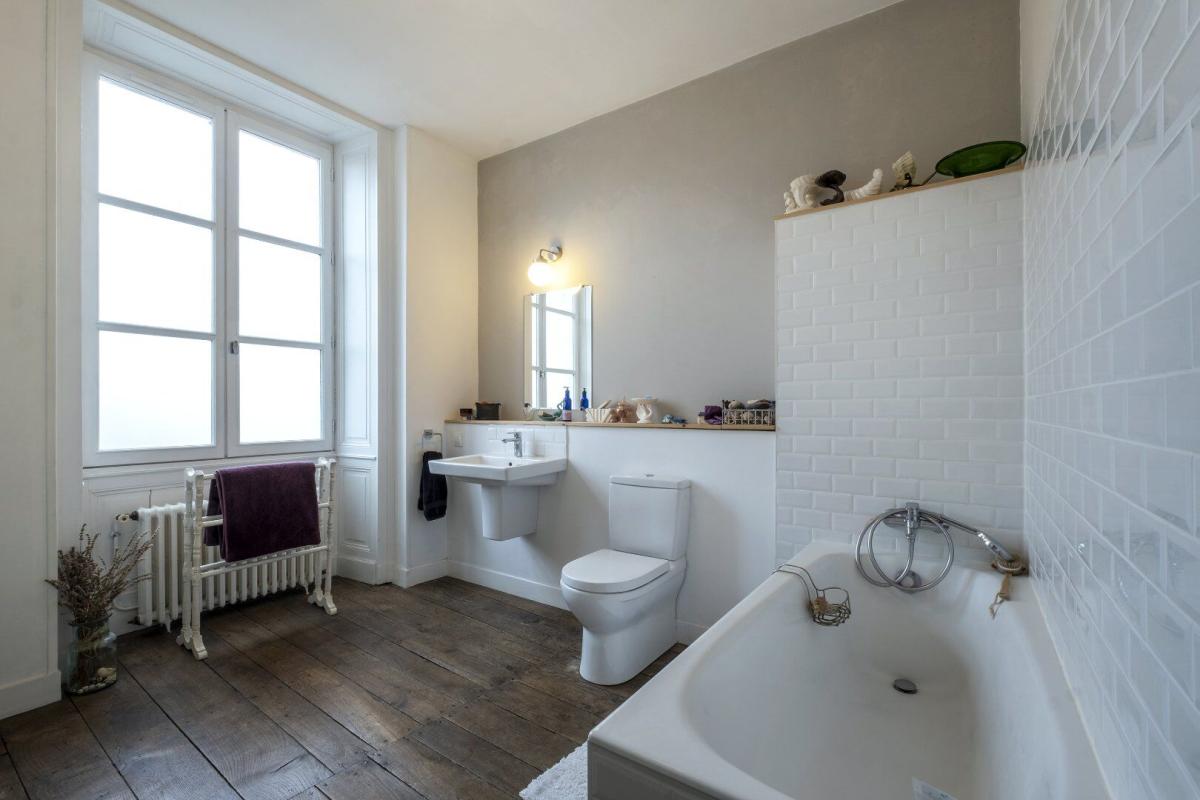 5 bedroom maison de maitre in Champagne Mouton, Charente, France