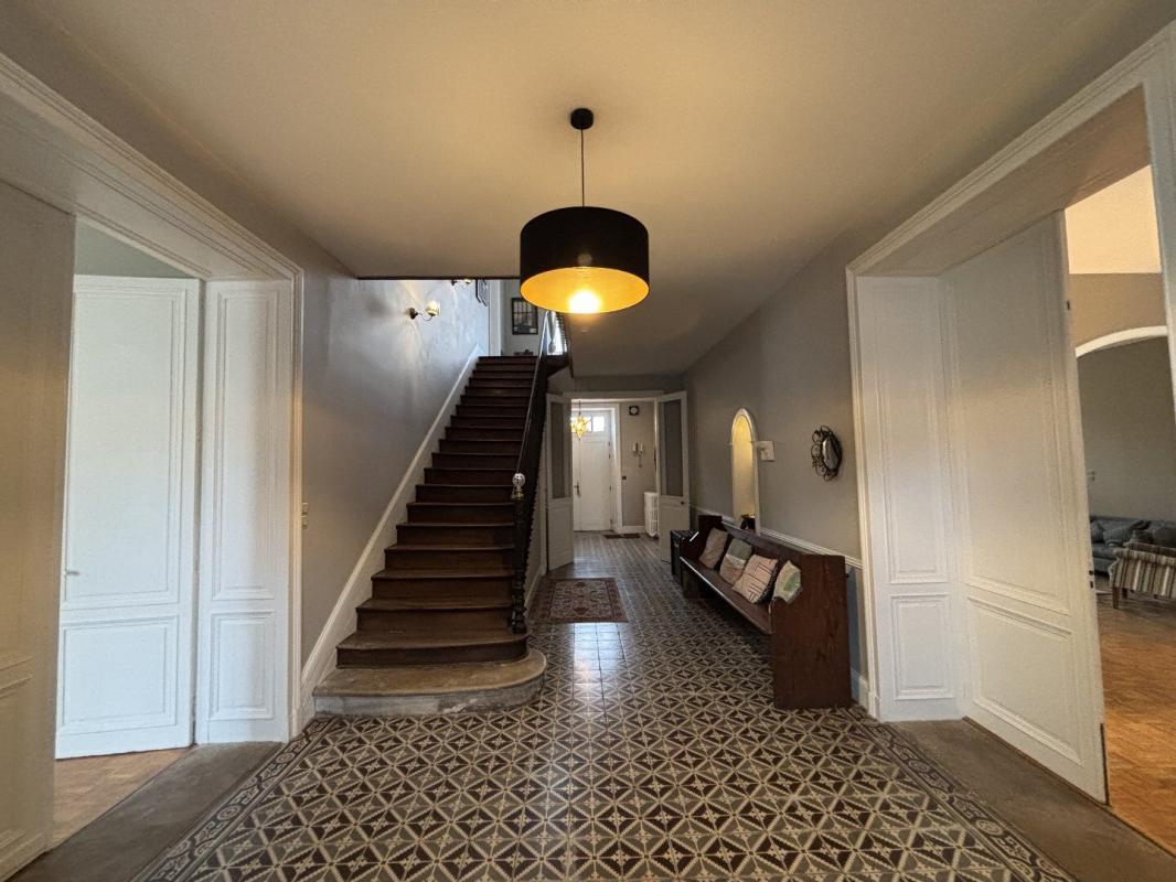 5 bedroom maison de maitre in Champagne Mouton, Charente, France