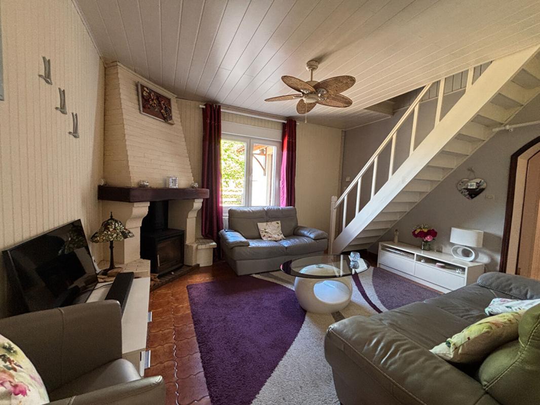3 bedroom maison individuelle in Champagne Mouton, Charente, France