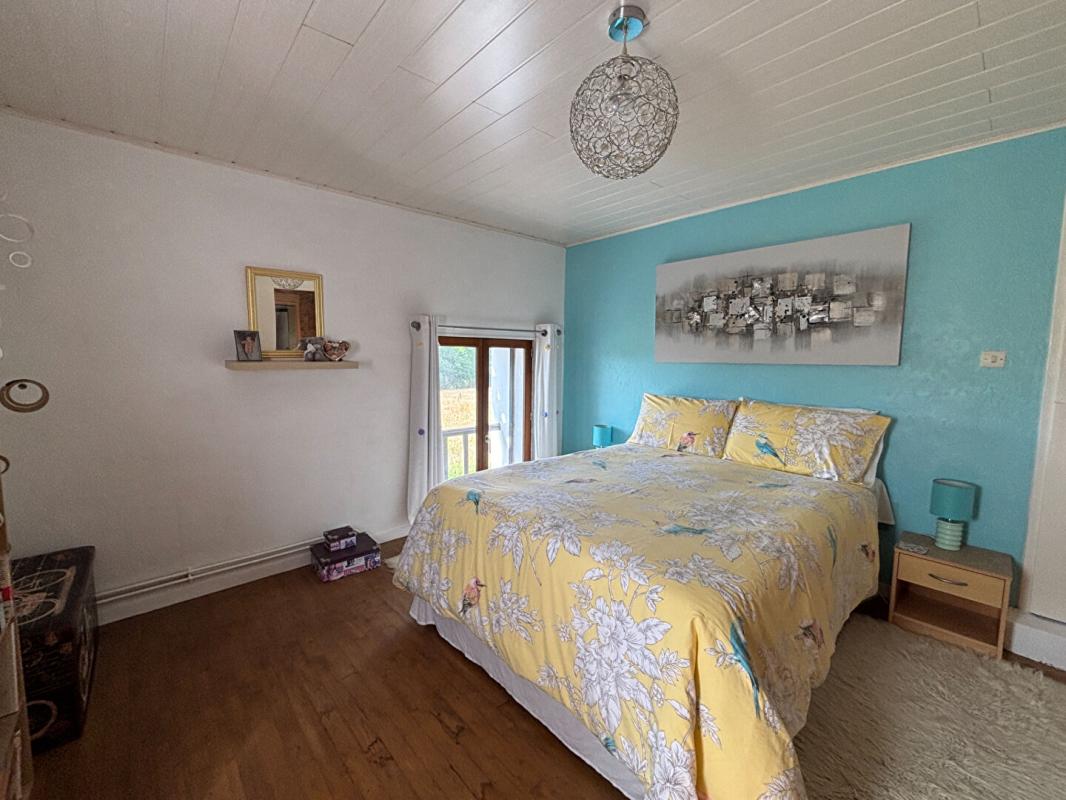 3 bedroom maison individuelle in Champagne Mouton, Charente, France