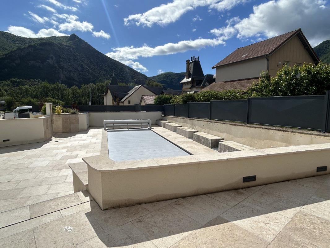 14 bedroom manoir in Tarascon Sur Ariege, Ariège, France