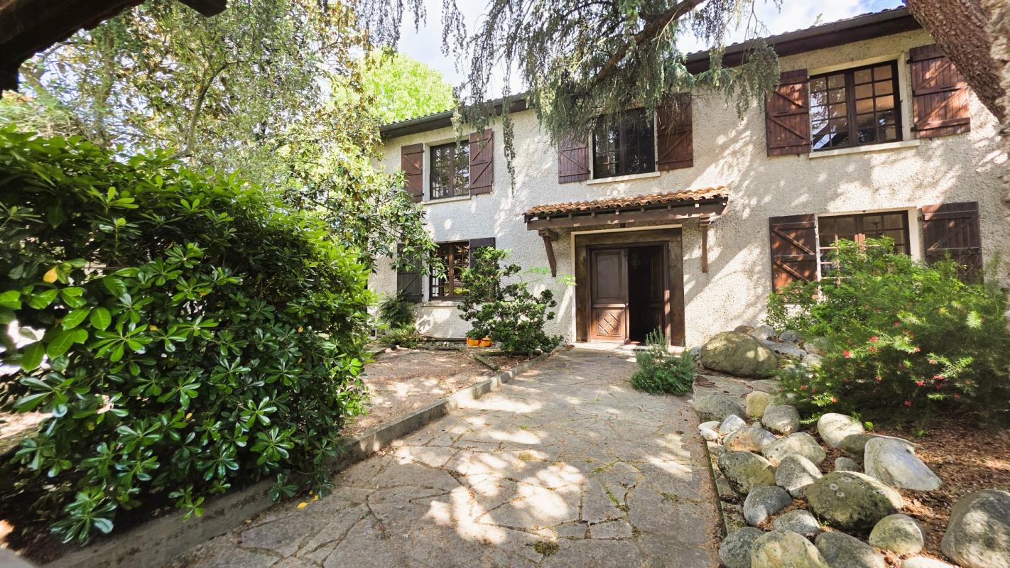 5 bedroom demeure in Albias, Tarn-et-Garonne, France