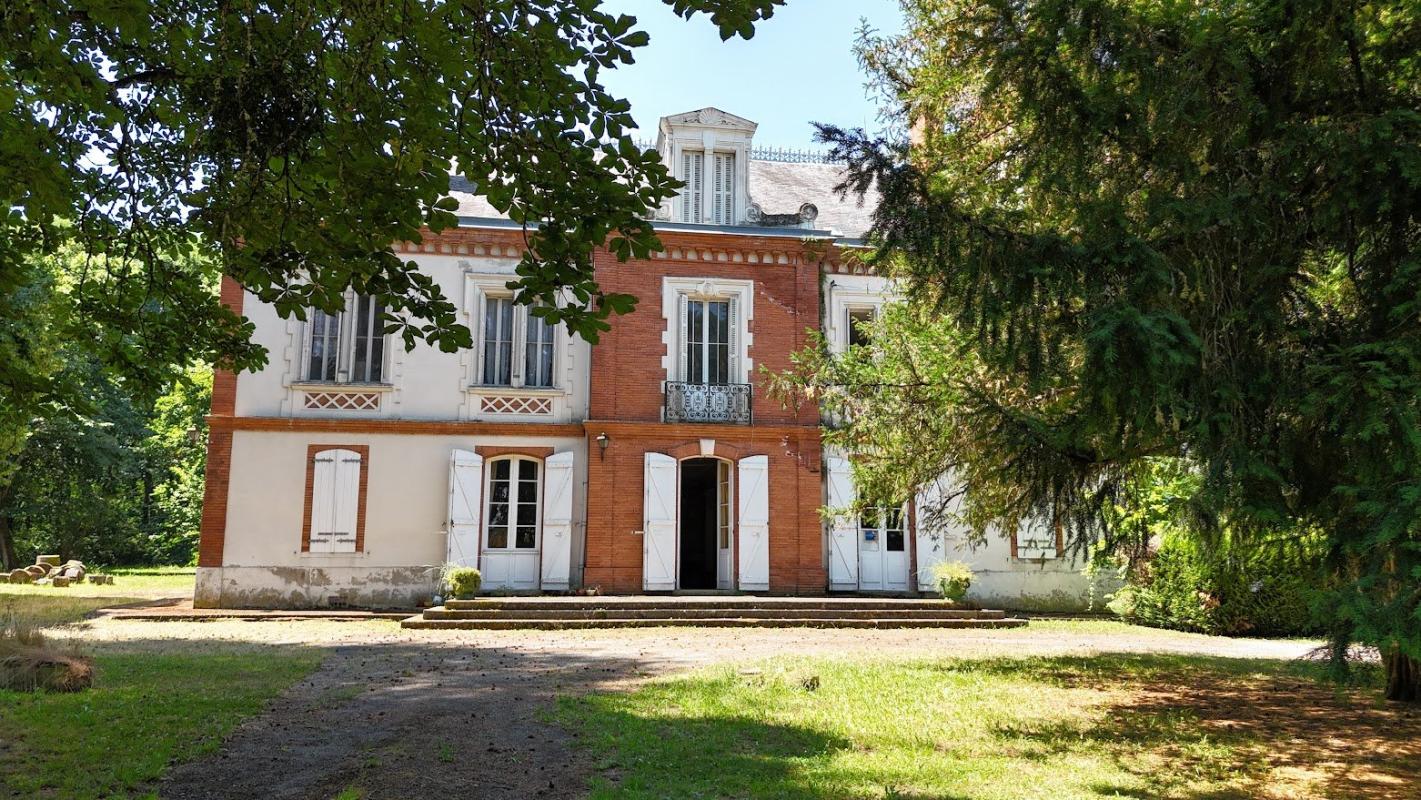 8 bedroom chateau in Saint Nauphary, Tarn-et-Garonne, France