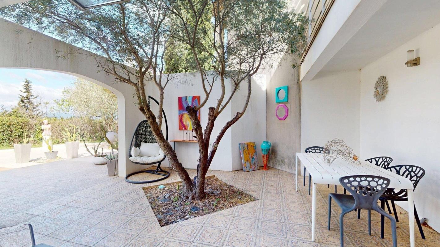 5 bedroom villa in Magalas, Hérault, France