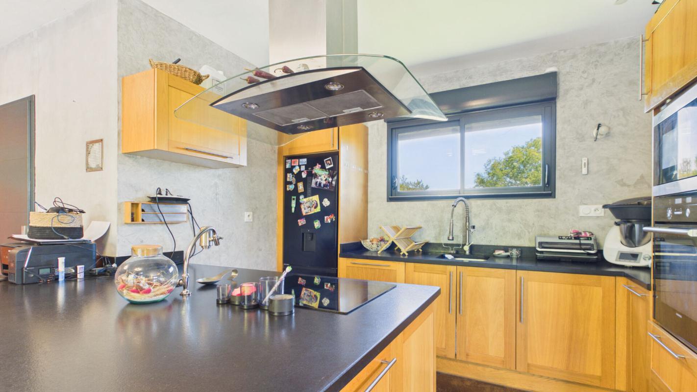 4 bedroom maison in Laramiere, Lot, France