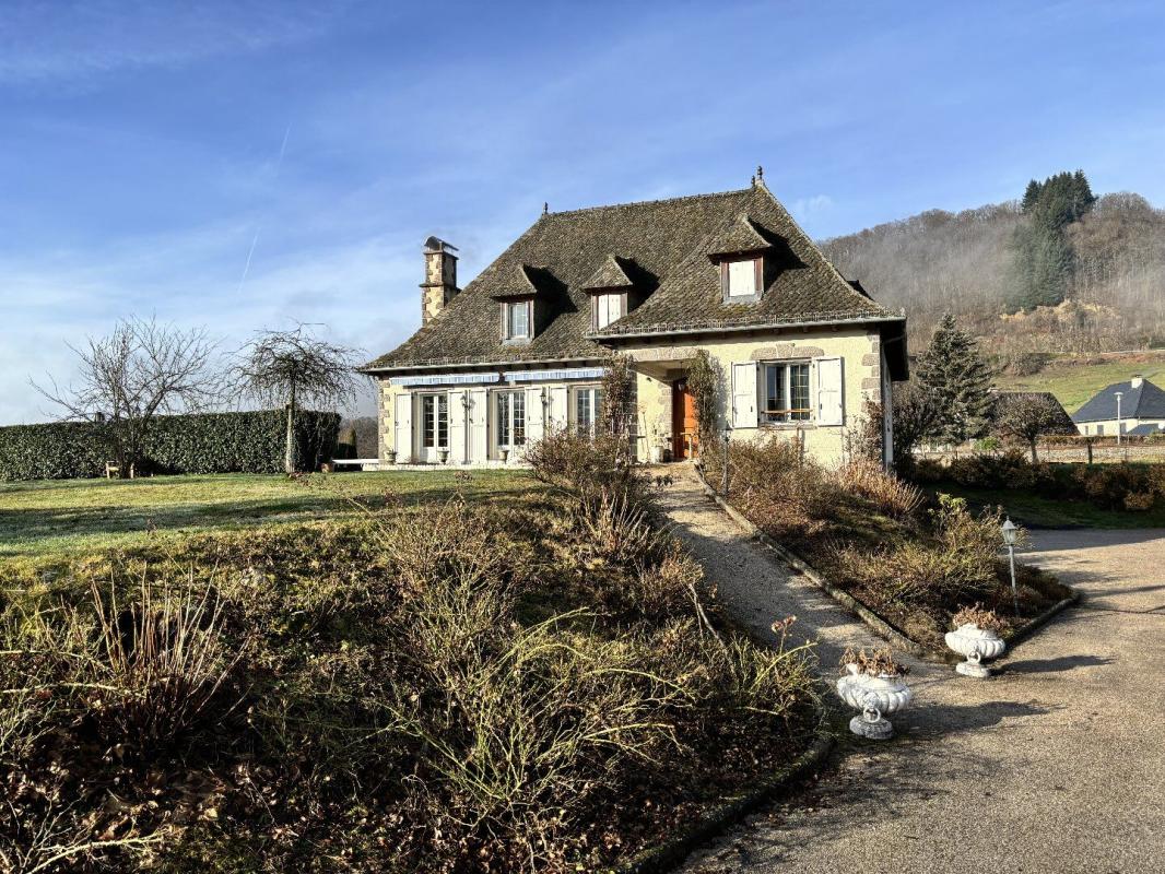 5 bedroom t6 et plus in Polminhac, Cantal, France