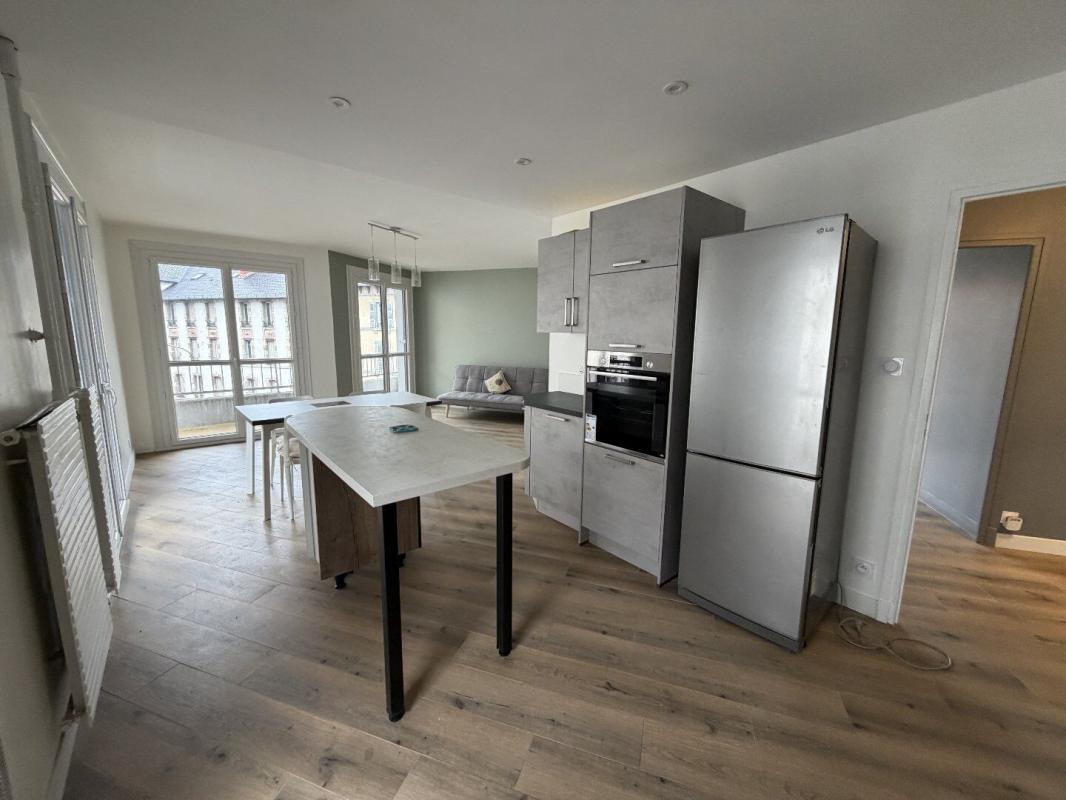 3 bedroom t4 in Aurillac, Cantal, France