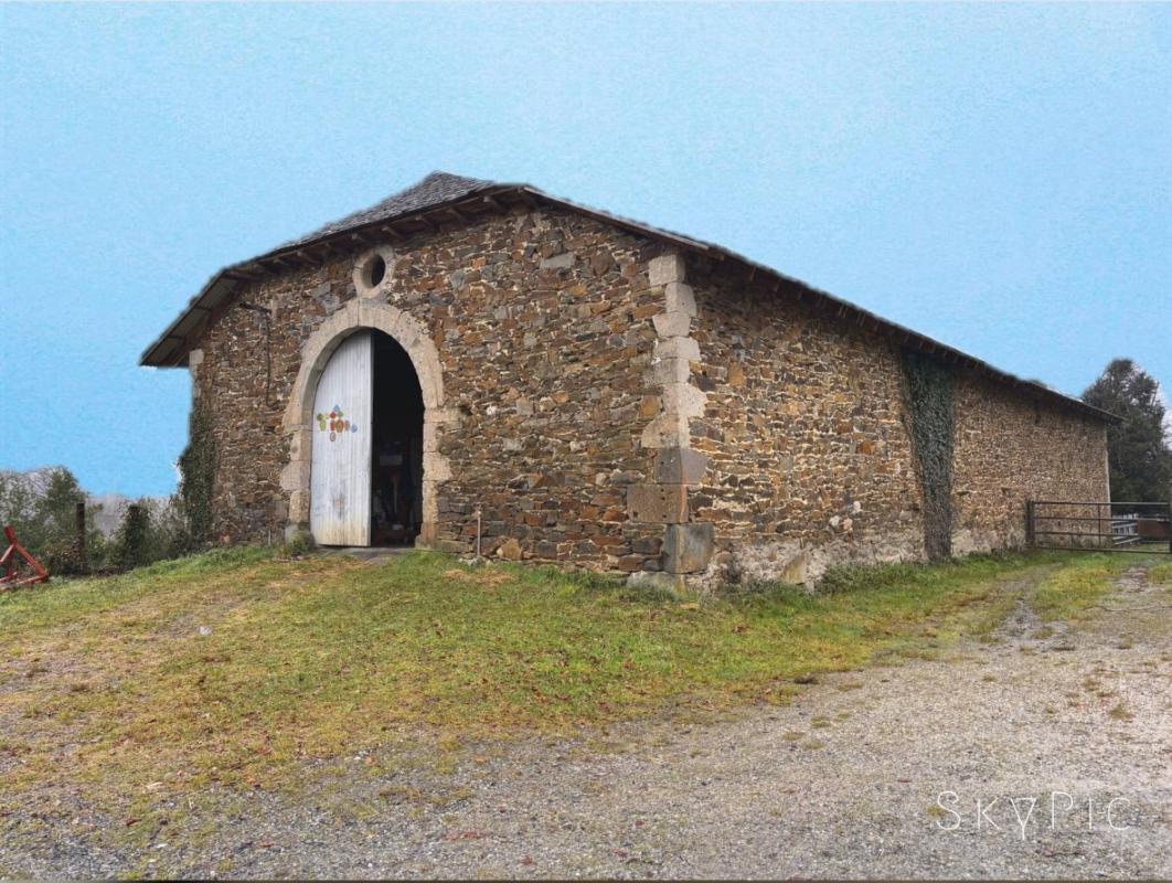 grange in Naucelles, Cantal, France