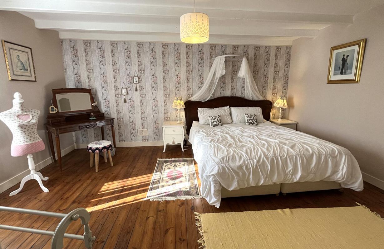 8 bedroom maison in Palluaud, Charente, France