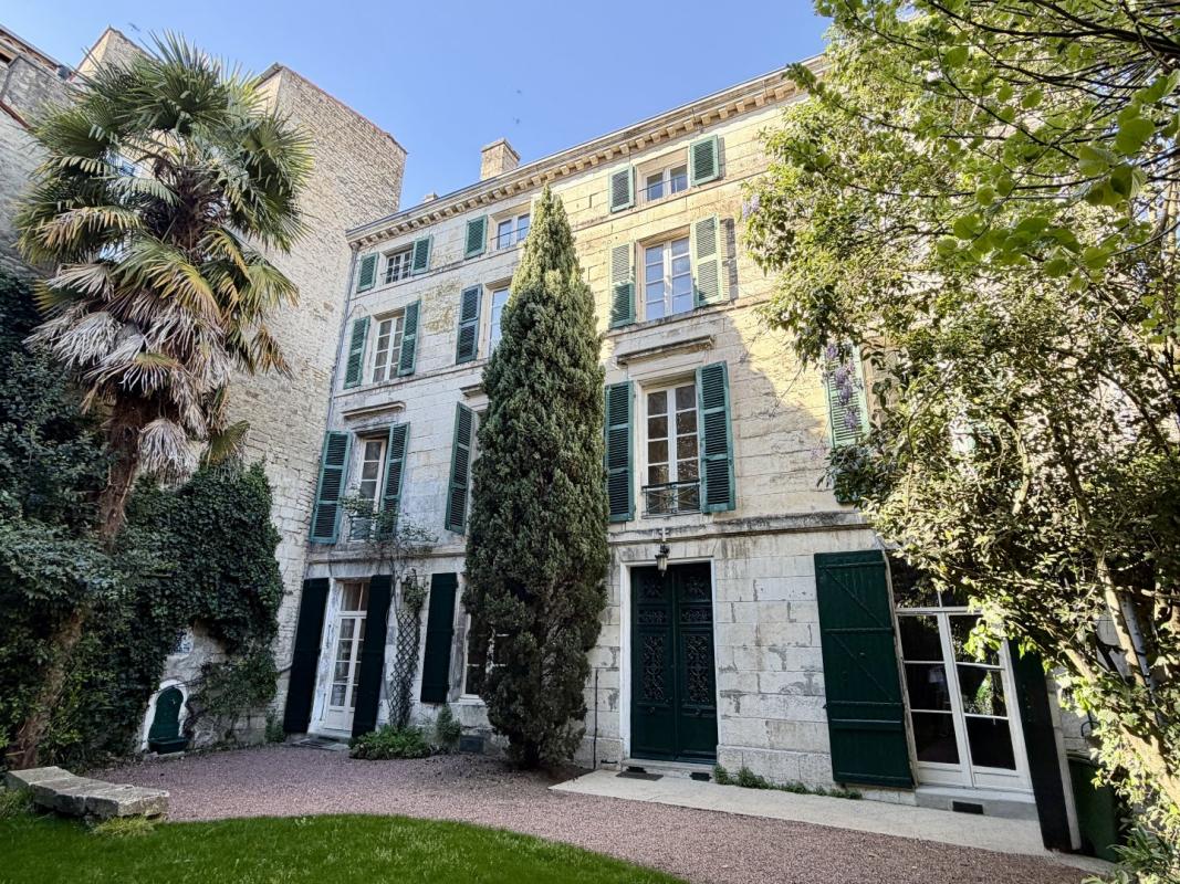 7 bedroom maison de maitre in Niort, Deux-Sèvres, France