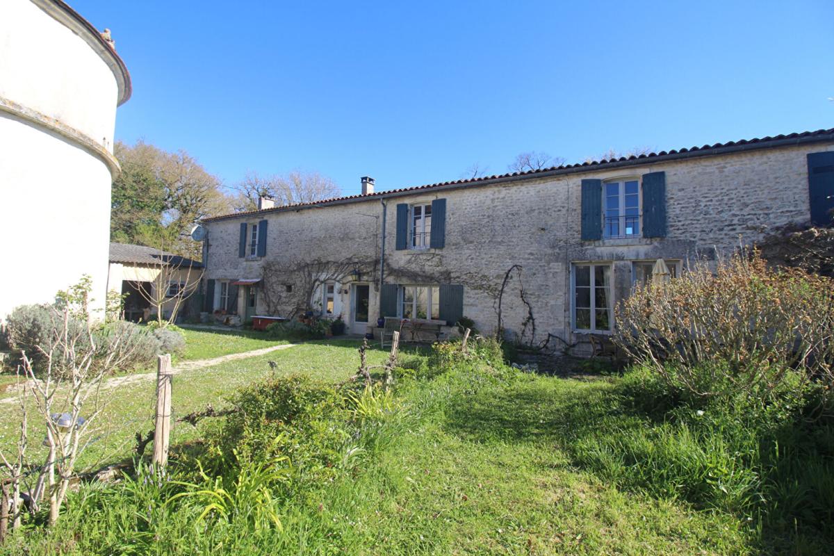 5 bedroom ferme in Mazeray, Charente-Maritime, France