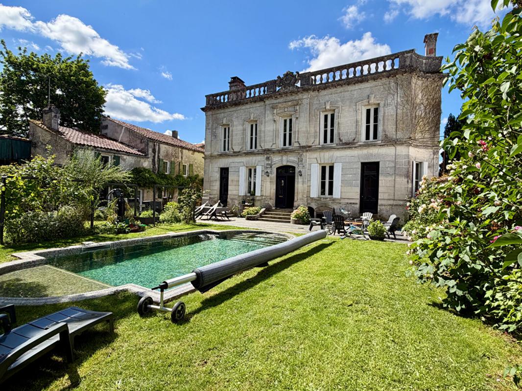 6 bedroom maison de maitre in Saint Porchaire, Charente-Maritime, France