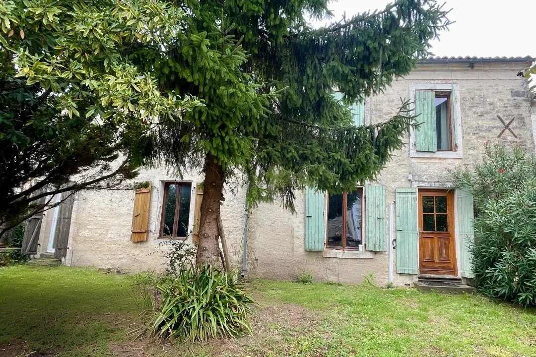 5 bedroom maison a renover in Saint Felix, Charente-Maritime, France