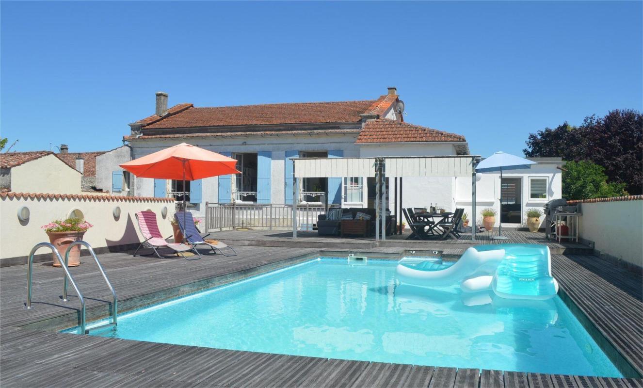 5 bedroom maison in Muron, Charente-Maritime, France